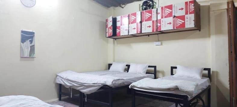 Shree Kashi Govardhan Dham Hotel Uddzsaín Kültér fotó