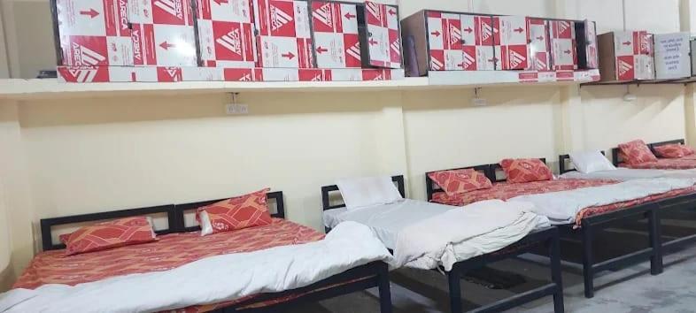 Shree Kashi Govardhan Dham Hotel Uddzsaín Kültér fotó